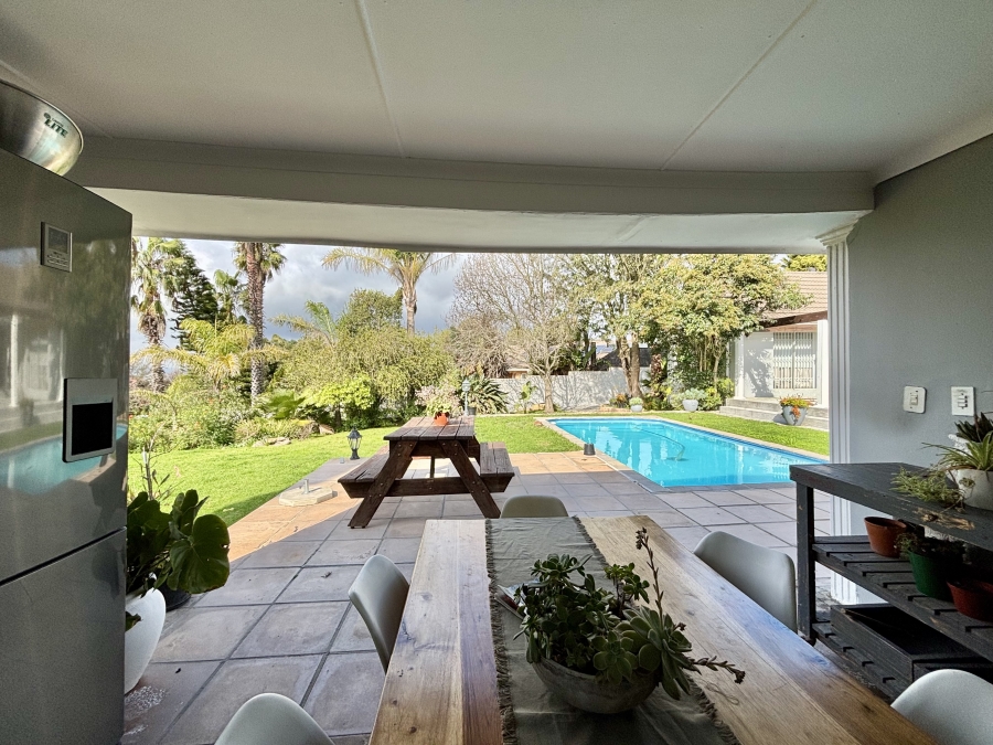 5 Bedroom Property for Sale in Vierlanden Western Cape